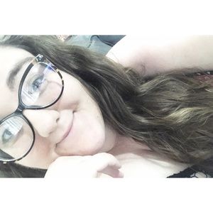 Meet your Posher, Courtney